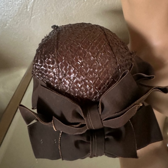 BEAUTIFUL 1950\'s BROWN STRAW HAT WITH GROSGRAIN BOWS & HAT PIN main image 8